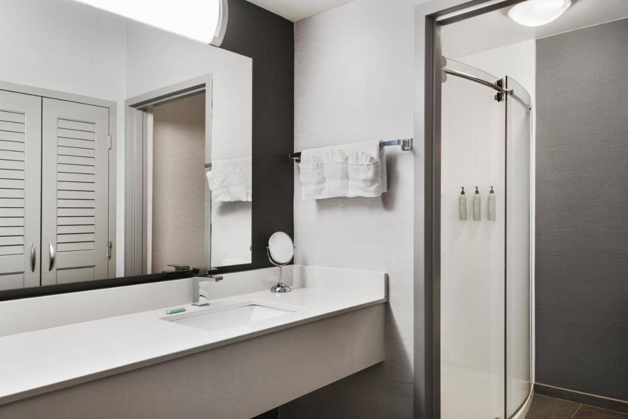 Hotel Courtyard By Marriott Burlington Esterno foto