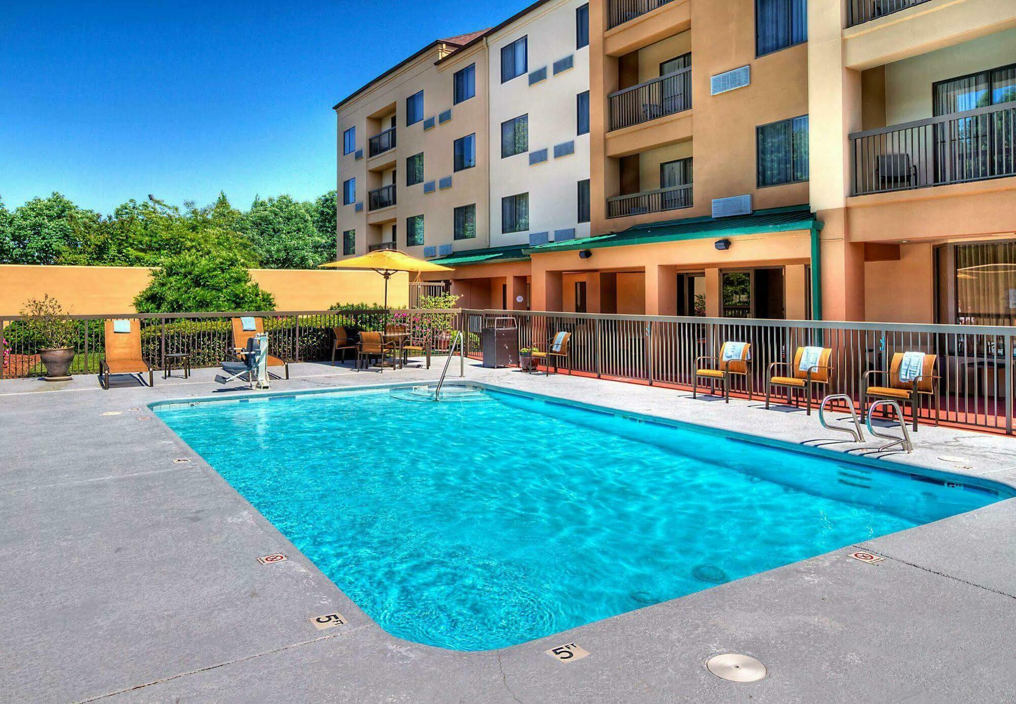 Hotel Courtyard By Marriott Burlington Esterno foto